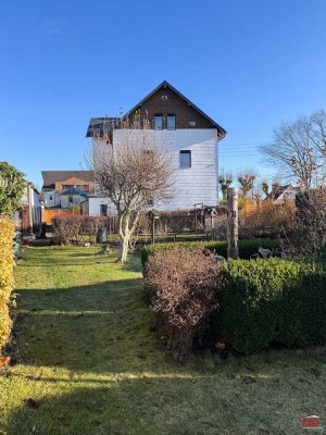 Mehrgenerationenhaus mit großem Garten und Pool