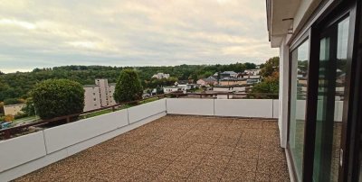 Sonnenverwöhnte großzügige 2-Zimmerwohnung mit Dachterrasse