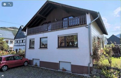 Gepflegtes 6-Zimmer-Haus mit Einbauküche in Veldenz