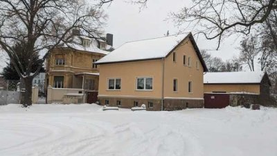 Besonderes Haus mit parkähnlichem Grundstück in Bestlage mit 7 Zimmern, 3 Garagen , Pool .....