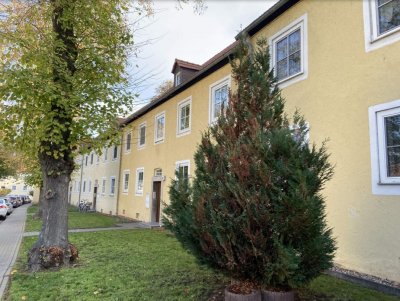 Ansprechende 2-Zimmer-Wohnung und Tageslicht Bad in Bad Lauchstädt.