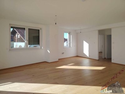 Erstbezug! Moderne 3-Zimmerwohnung mit Balkon und großer Terrasse (90m²) wartet auf Sie!