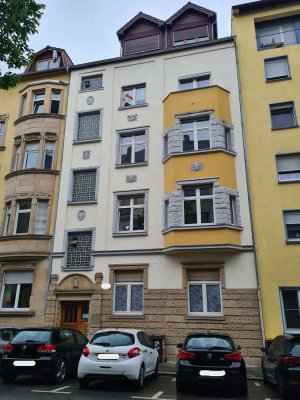 Große Wohnung mit 105 m² und Balkon