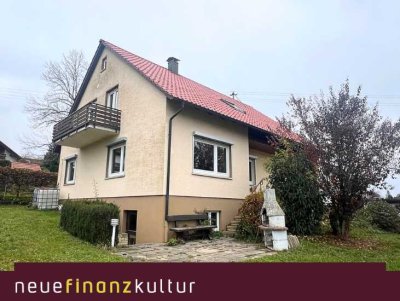 Charmante Dachgeschosswohnung mit Balkon, Terrasse und Garage – Jetzt zugreifen!