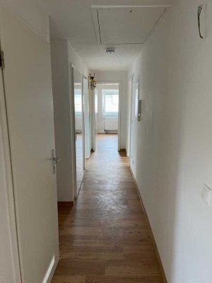 Gut geschnittene 4-Zimmer-Wohnung ab Oktober zu vermieten!