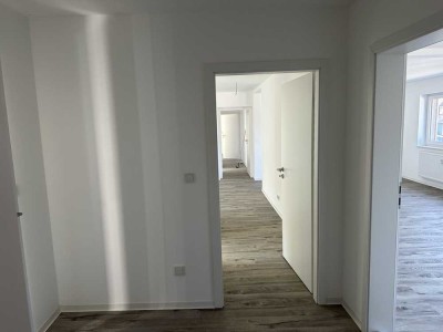 Helle und neu renovierte 4-Raum-Wohnung mit gehobener Innenausstattung in Neuenstein