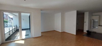 Helle 2 Zimmer Wohnung mit tollem Balkon