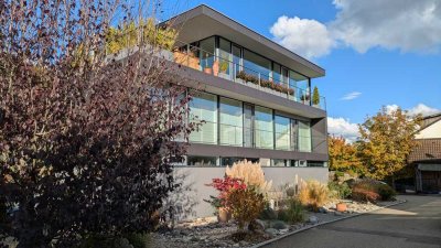 Traumhaftes Wohnen im Architektenhaus mit Alpensicht in Hägelberg