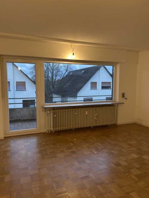 Gerade renovierte Wohnung mit Balkon und neuer Einbauküche in Schwetzingen