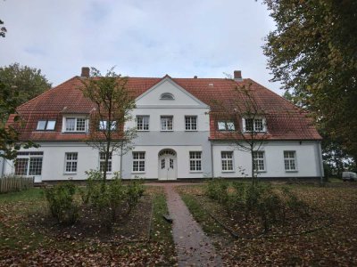 Geräumiges, günstiges 25-Zimmer-Mehrfamilienhaus in Bredenbek