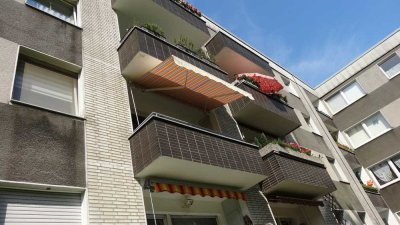 Komfortable bezugsfertig sanierte Wohnung mit sonnigen Balkon