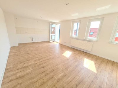 Neu! sanierte 92 m²,  5-Zi, Gast-WC, Balkon