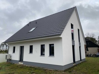 Exklusives Einfamilienhaus - 5 Zi. - ruhige Lage OT Hellendorf