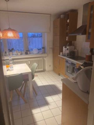 Schöne, ruhige 3-Zimmer-Wohnung mit Balkon und Einbauküche in Aldenhoven