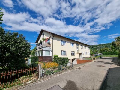 Erstbezug nach Sanierung - Schöne 3 Zimmer- Wohnung mit Terrassennutzung