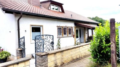 Einfamilienhaus mit Garten, Garage und Fernsicht in Sippersfeld!