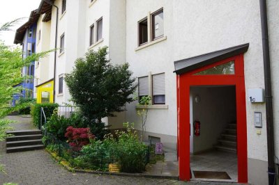 Lörrach Grenzlage CH // 2,5-Zi.-Wohnung mit EBK & Balkon