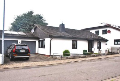 Toller Bungalow mit großer Einliegerwohnung in sehr ruhiger Lage!!!