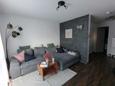 Lichtdurchflutete, ruhige 2,5 Zimmer-Wohnung im Herzen von Kressbronn mit EBK u. Südbalkon