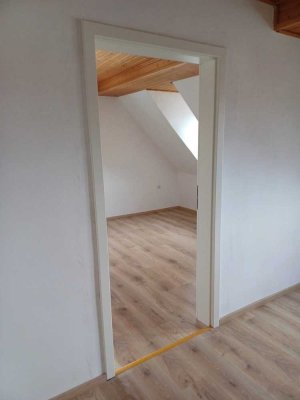 Exklusive, modernisierte 2-Raum-DG-Wohnung in Nürnberg