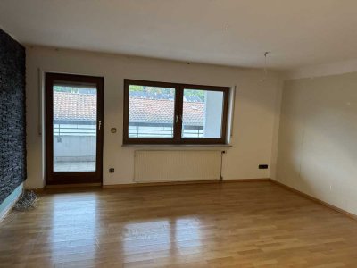 "Höhenluft für Ihre Wohnträume – Willkommen in der Maisonette!" 4,5-Zimmer, Balkon & Stellplatz