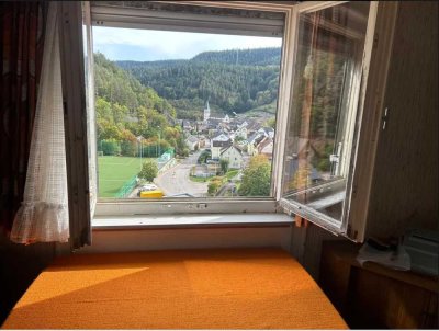 Attraktive und möblierte Wohnung in Lauterbach mit Blick zum Schwarzwald