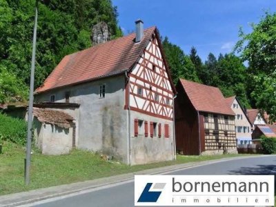 Denkmalgeschütztes Bauernhäuschen mit Blick auf die Pegnitz!