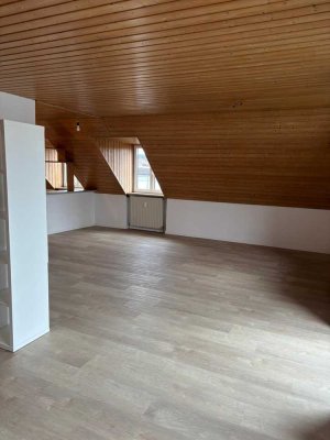 Helle 2-Zimmer Wohnung mit Balkon in Zolling