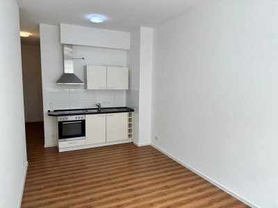 Für Singles - Sanierte 2-Zimmer Erdgeschosswohnung mit Einbauküche