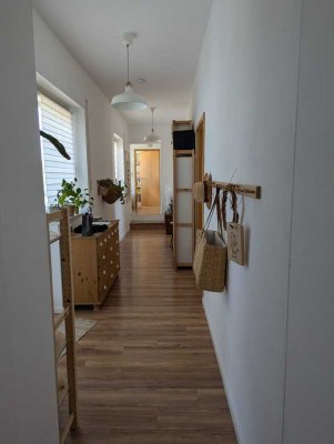 Stilvolle, modernisierte 3,5-Zimmer-Wohnung mit Balkon in Bobingen Mitte