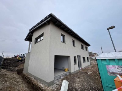 Modernes Einfamilienhaus mit Garage Fertigstellung 03/2025 Energeeffizienzhaus inkl. Grundstück