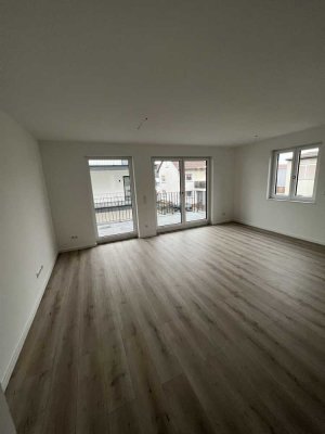 Neuwertige 2-Zimmer Wohnung mit Balkon + EBK + Fußbodenheizung