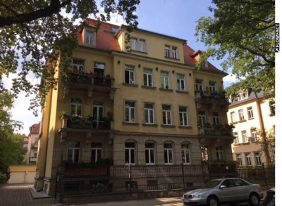 Schicke 3-Raum-Dachgeschosswohnung in Dresden-Striesen