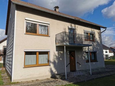 Einfamilienhaus renovierungsbedürftig m. 2 . Bauplatz in ruhiger u. zentraler Lage von Niederalteich