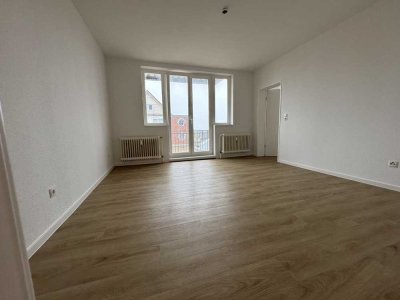 Achim City: Tolle 2-Zimmer-Wohnung mit Balkon und neuer Einbauküche