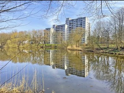 Helle 3-Zimmer-Wohnung mit Blick auf den Neuhöfer Teich