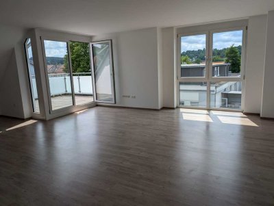 OHNE MAKLER - VON PRIVAT - Helle, neuwertige 4-Zimmer-Maisonette-Wohnung mit Balkon und zwei Bädern