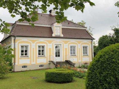 Geräumige, preiswerte 7-Raum-Villa in Künzing