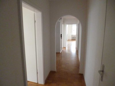 Große 3 Zimmer Wohnung mit Südbalkon und EBK