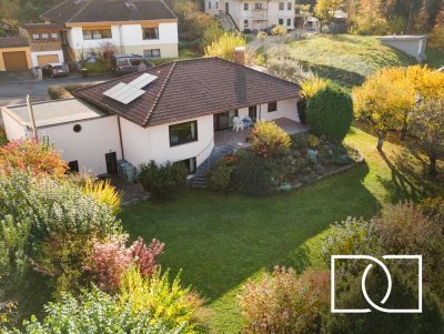 Panoramablick! Wunderschönes Einfamilienhaus in traumhafter Lage mit tollem Garten