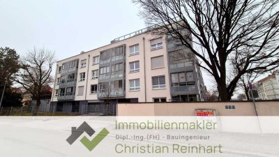 *** Schöne 3 Zimmer Senioren Wohnung Villa Nopitschpark ***