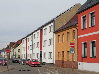 Reihenendhaus mit Garage