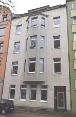 Zentrale Altbauwohnung mit Wintergarten an der Nordstraße