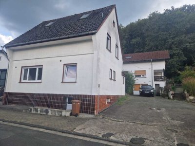 Gemütliches freistehendes Einfamilienhaus mit vier Zimmern in Braunfels, Hessen - Braunfels