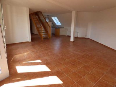 PROVISIONSFREI - großzügige 5-Zi.-Maisonette-Wo. 157 m² Wfl.  mit Dachterrasse Kirchheim/N.