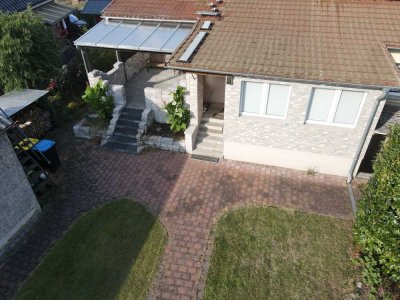 Charmantes Einfamilienhaus mit großem Garten und Carport in ruhiger Lage