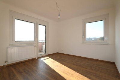 ERSTBEZUG NACH SANIERUNG - Traumhafte 3-Zimmer-Wohnung mit Balkon im 6. Liftstock