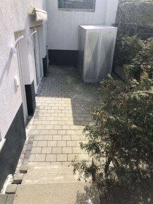 Neuwertige Terrassenwohnung mit drei Zimmern, sowie Einbauküche in Glauburg/Stockheim