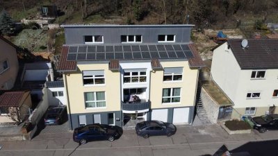 Exklusive, neuwertige 3-Raum-Maisonette-Wohnung mit Balkon und EBK in Königsbach-Stein