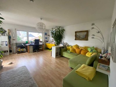 Großzügige 4-Zimmer-Wohnung mit zwei Balkonen und Garage